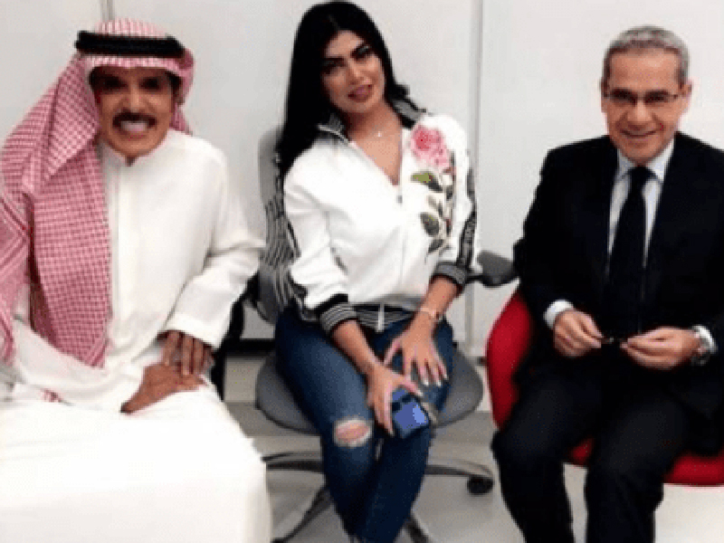 بالفيديو: مذيعة تطلب الزواج من عبد الله بالخير مباشرة على الهواء!